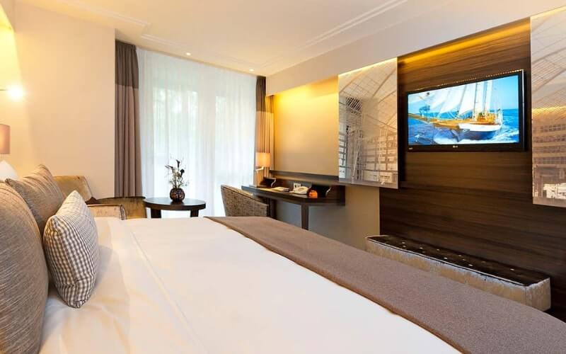 Tiện ích nào đến từ giải pháp Hotel TV khiến nhiều nhà đầu tư trong ngành khách sạn quan tâm?