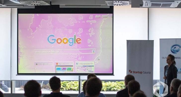 Ảnh: Lỗi máy chiếu hình ảnh bị dồn về một phía hoặc mất gam màu 