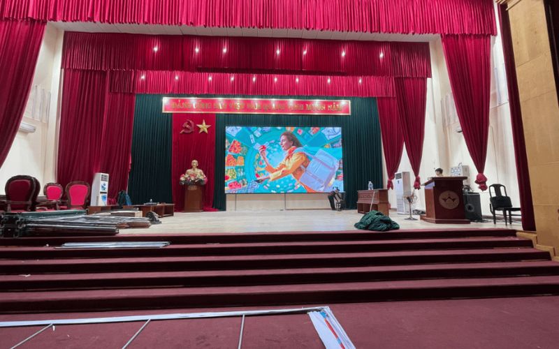 Ảnh: Ưu điểm nổi bật của màn hình LED sân khấu hội trường