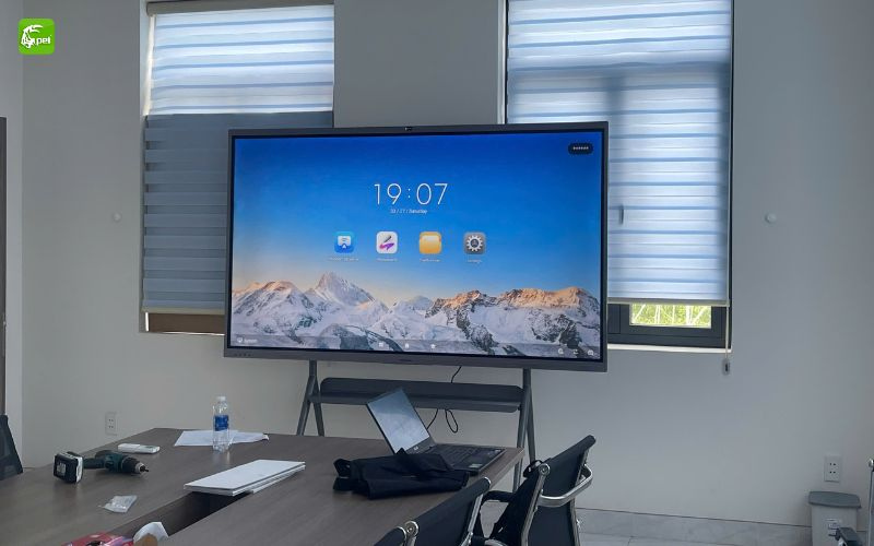 Ảnh: Khái niệm về màn hình tương tác thông minh 98 inch
