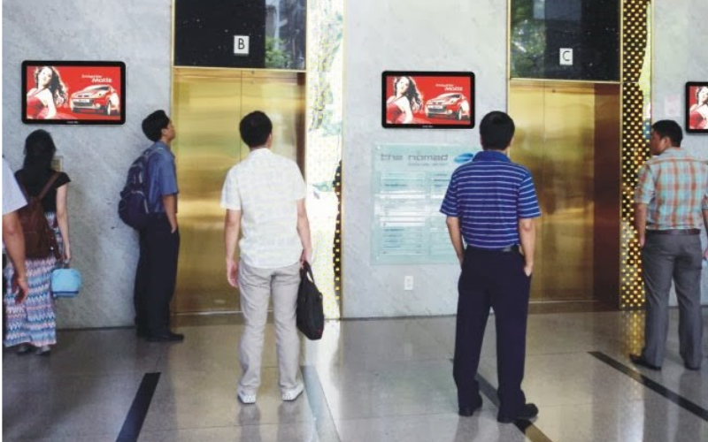Màn hình quảng cáo thang máy tại chung cư, tòa nhà văn phòng