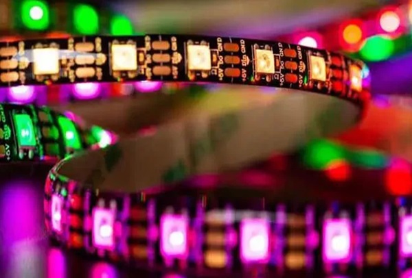 Các yếu tố ảnh hưởng trong thiết bị bởi led argb là gì
