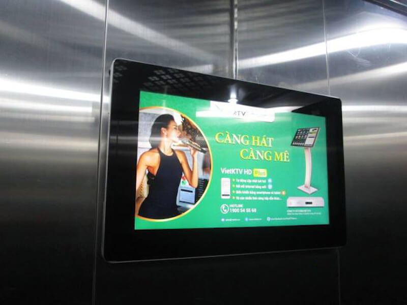 Màn hình quảng cáo trong thang máy được ứng dụng rộng rãi.
