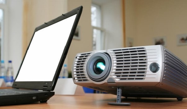 Sử dụng và bảo quản máy chiếu trong không đúng cách