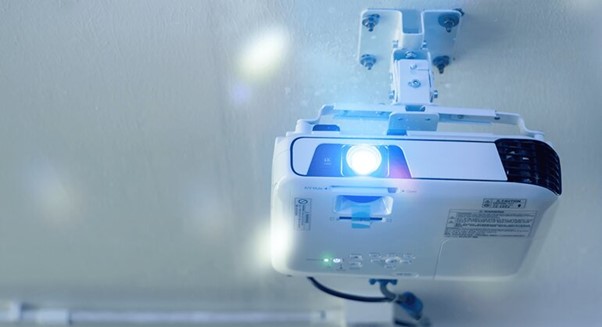 Kiểm tra lại đèn máy chiếu