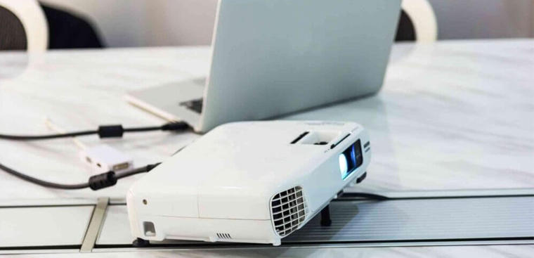 Máy chiếu không nhận máy tính
